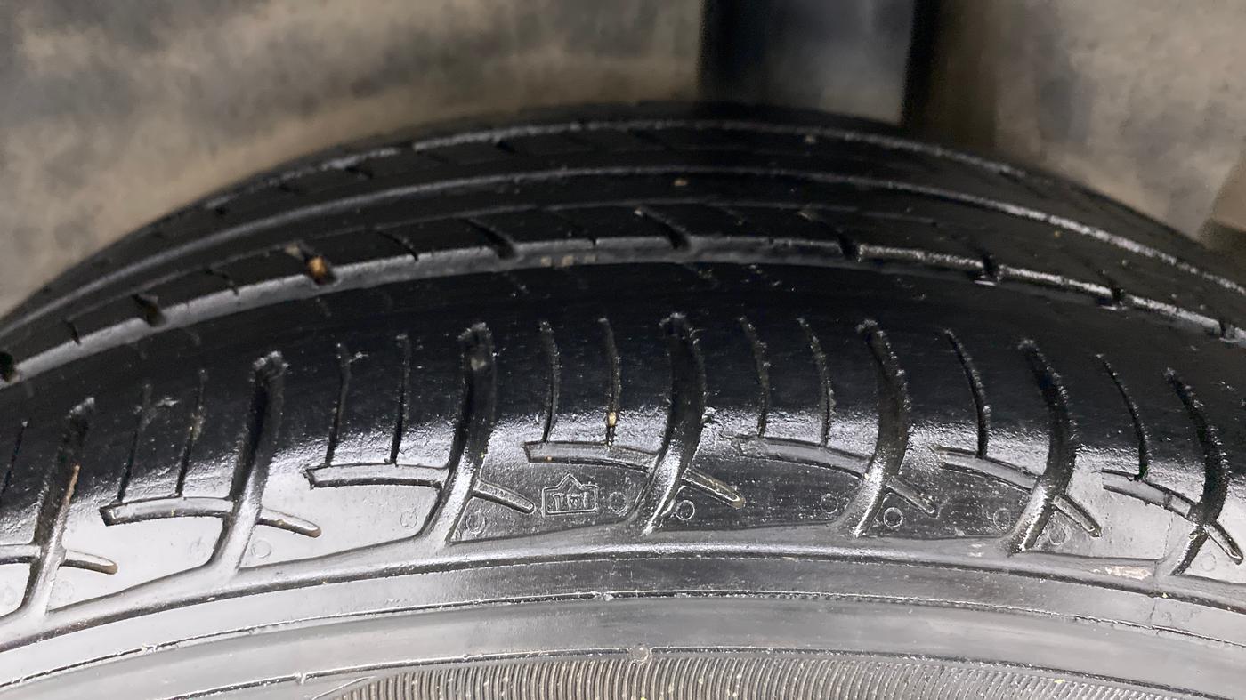 2019 Maruti Ciaz DELTA 1.5 SHVS MT PETROL, Petrol, Manual, 36,491 km, Left Rear Tyre Tread