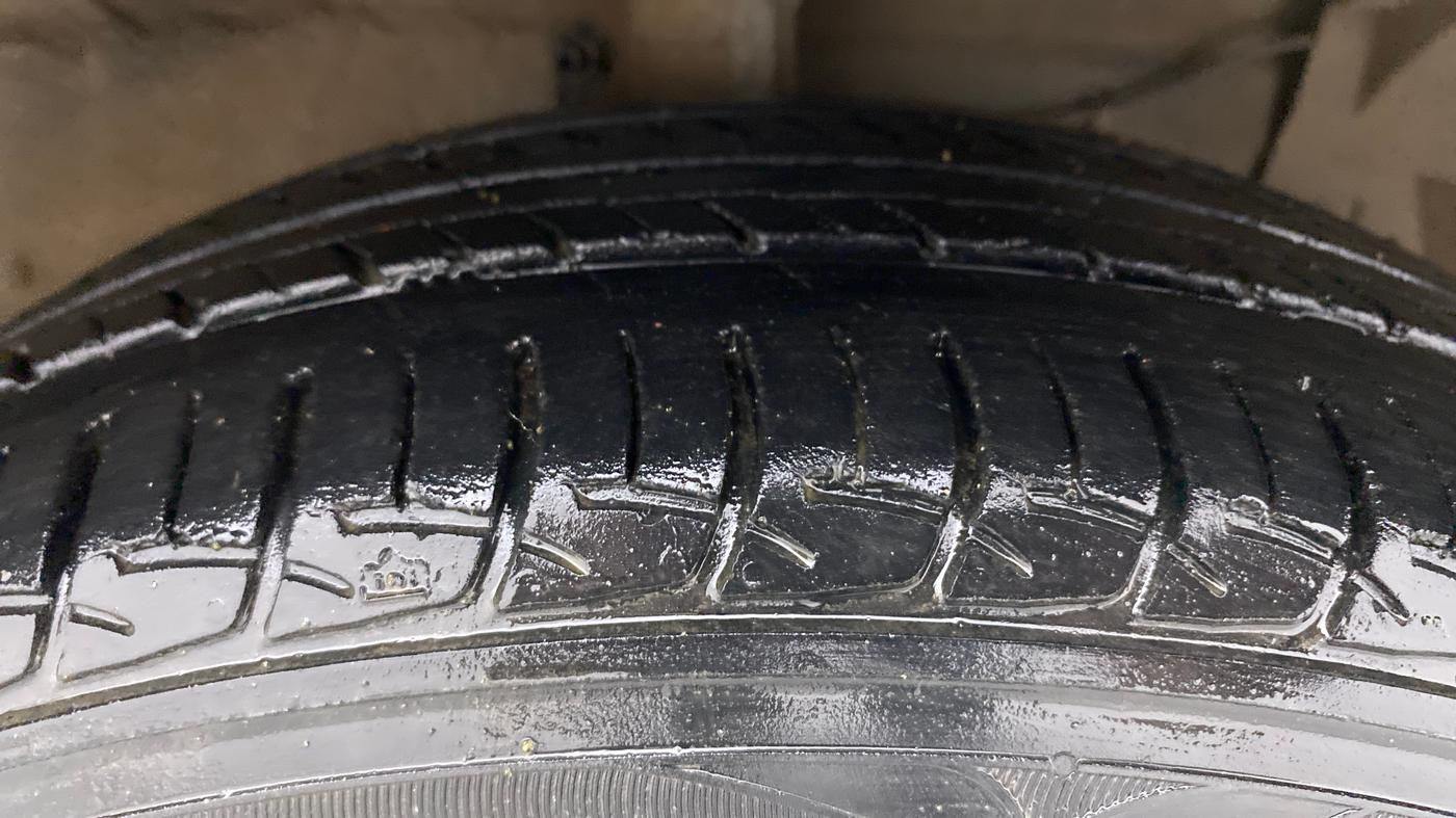 2019 Maruti Ciaz DELTA 1.5 SHVS MT PETROL, Petrol, Manual, 36,491 km, Right Front Tyre Tread