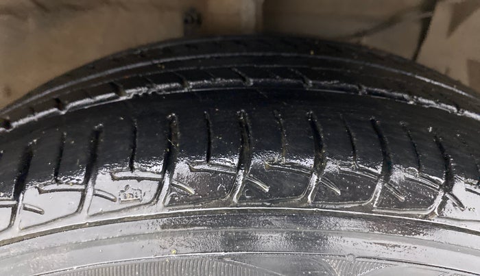 2019 Maruti Ciaz DELTA 1.5 SHVS MT PETROL, Petrol, Manual, 36,491 km, Right Front Tyre Tread