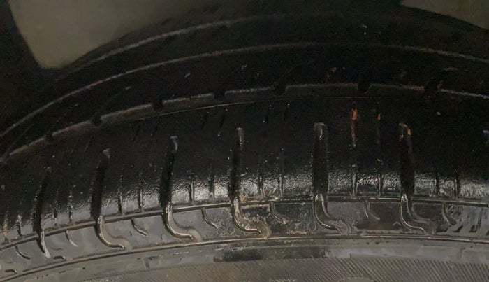 2016 Maruti Celerio VXI, Petrol, Manual, 60,116 km, Left Front Tyre Tread