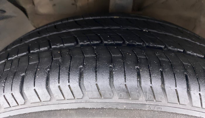 2016 Hyundai Creta 1.6 CRDI SX PLUS AUTO, Diesel, Automatic, 99,480 km, Left Front Tyre Tread