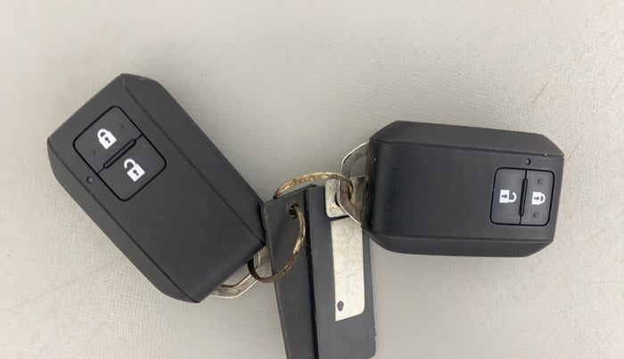 2021 Maruti Baleno ZETA PETROL 1.2, Petrol, Manual, 7,719 km, Key Close Up