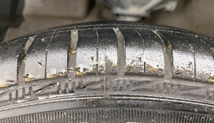 2016 Maruti Celerio ZXI AMT, Petrol, Automatic, 71,018 km, Left Front Tyre Tread