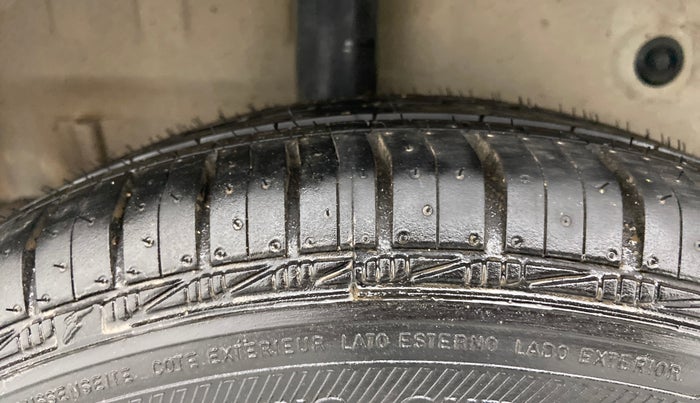 2016 Maruti Celerio ZXI AMT, Petrol, Automatic, 71,018 km, Right Rear Tyre Tread