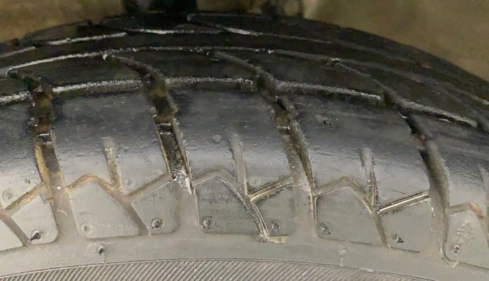 2015 Maruti Wagon R 1.0 LXI, Petrol, Manual, 79,400 km, Left Front Tyre Tread