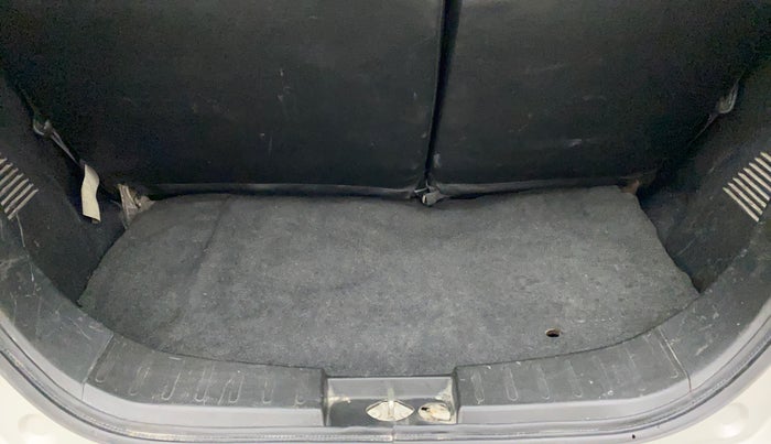 2015 Maruti Wagon R 1.0 LXI, Petrol, Manual, 79,400 km, Boot Inside