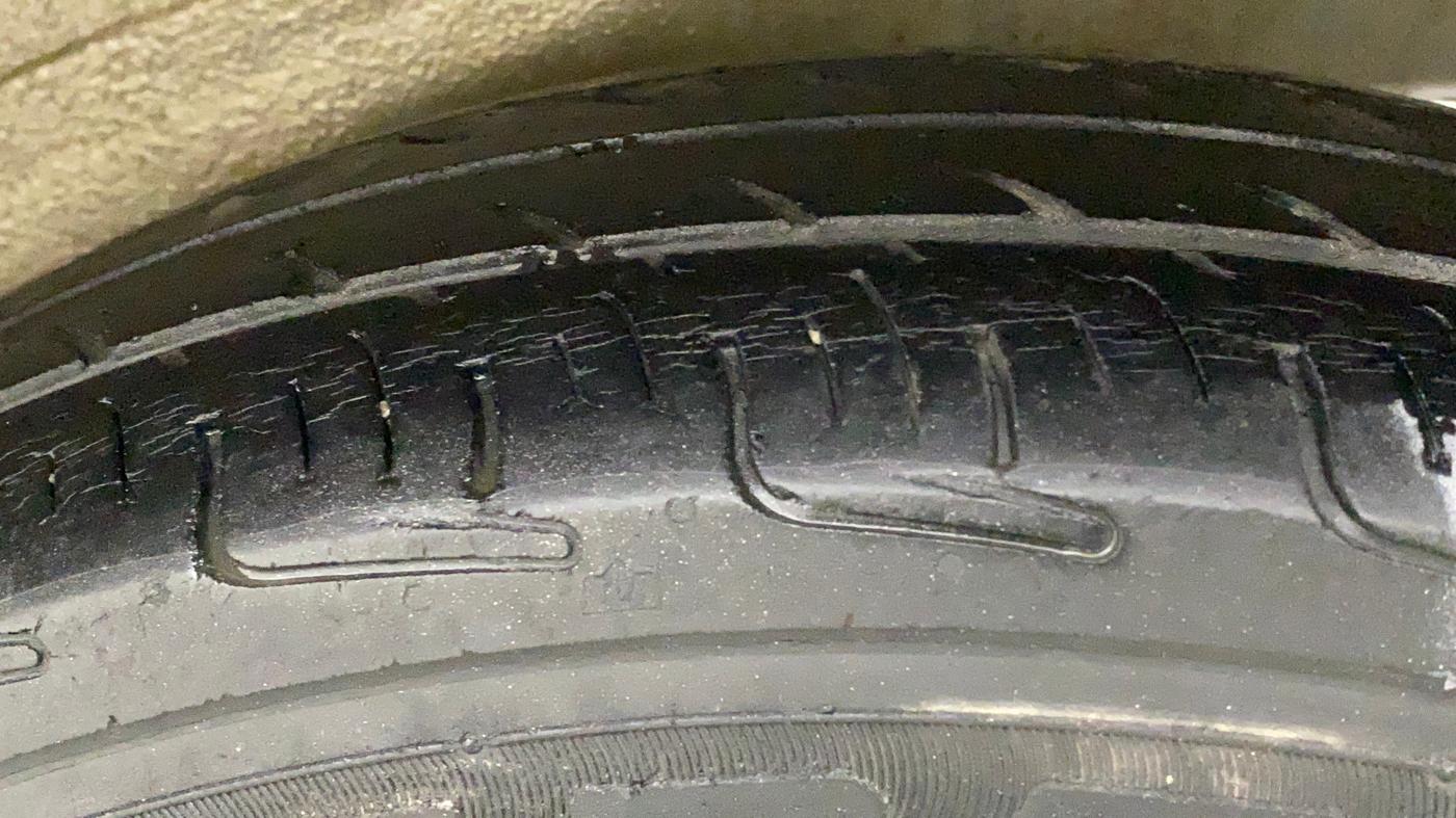 2015 Maruti Wagon R 1.0 LXI, Petrol, Manual, 79,400 km, Left Rear Tyre Tread