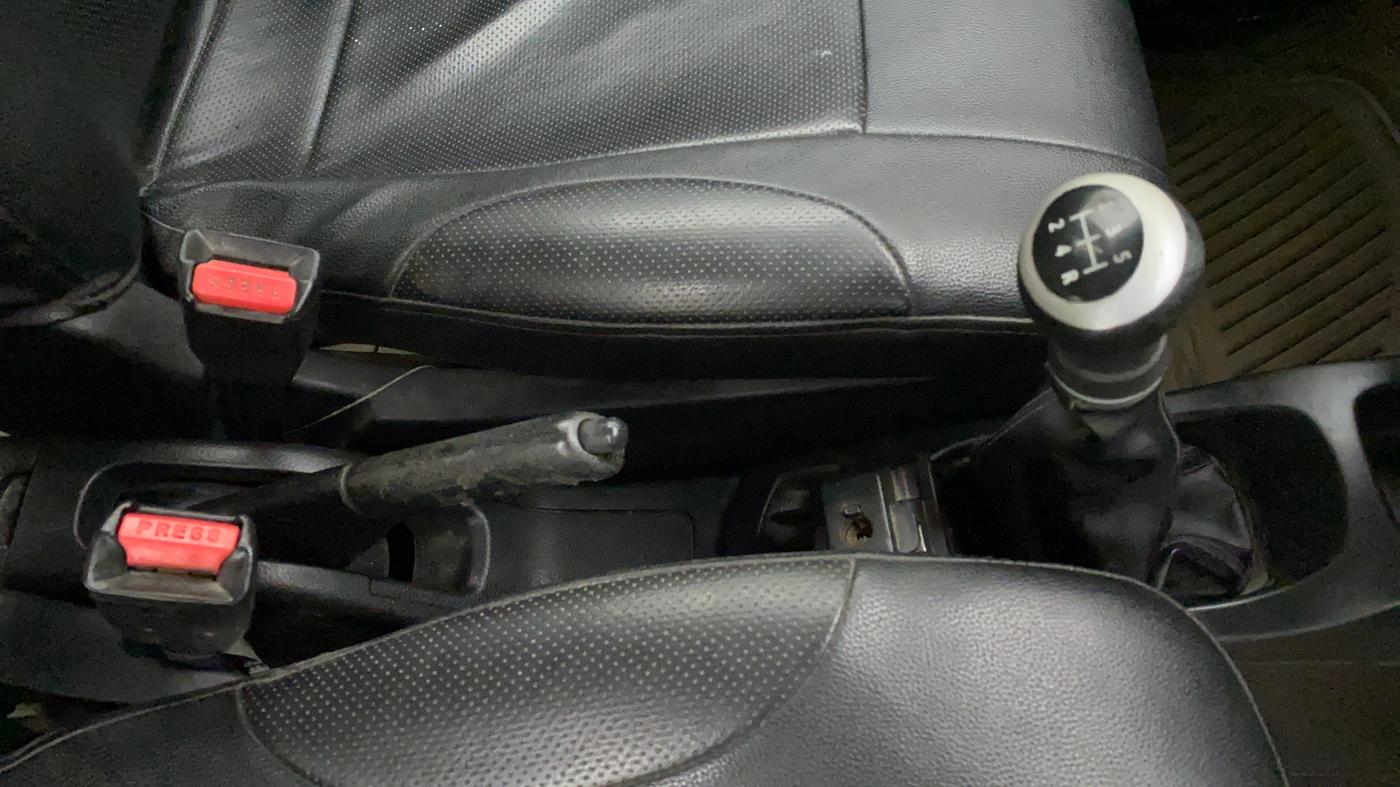 2015 Maruti Wagon R 1.0 LXI, Petrol, Manual, 79,400 km, Gear Lever