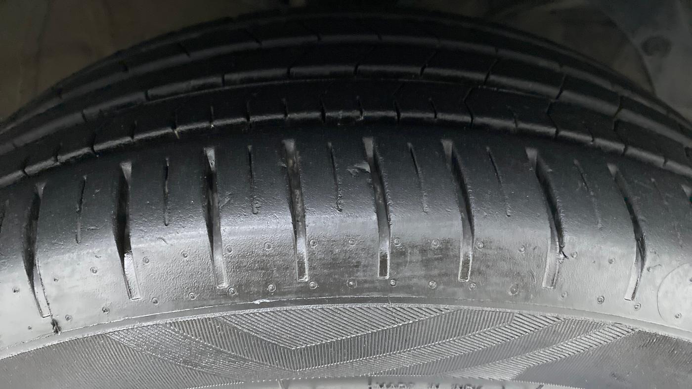 2020 Maruti Baleno ZETA CVT PETROL 1.2, Petrol, Automatic, 11,606 km, Right Front Tyre Tread