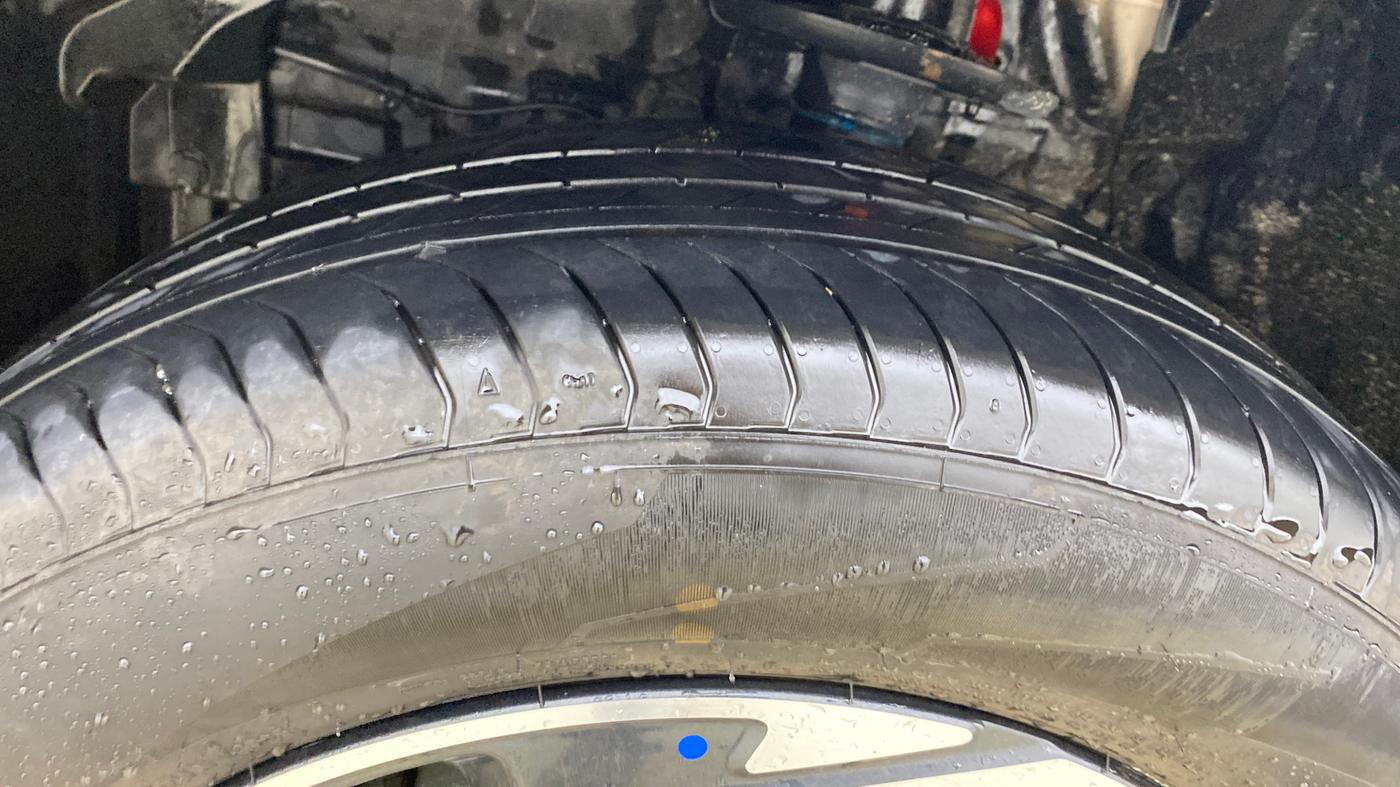 2025 Maruti Victoris Zxi Plus (O) 1.5 MT, Petrol, Manual, 6,546 km, Left Front Tyre Tread
