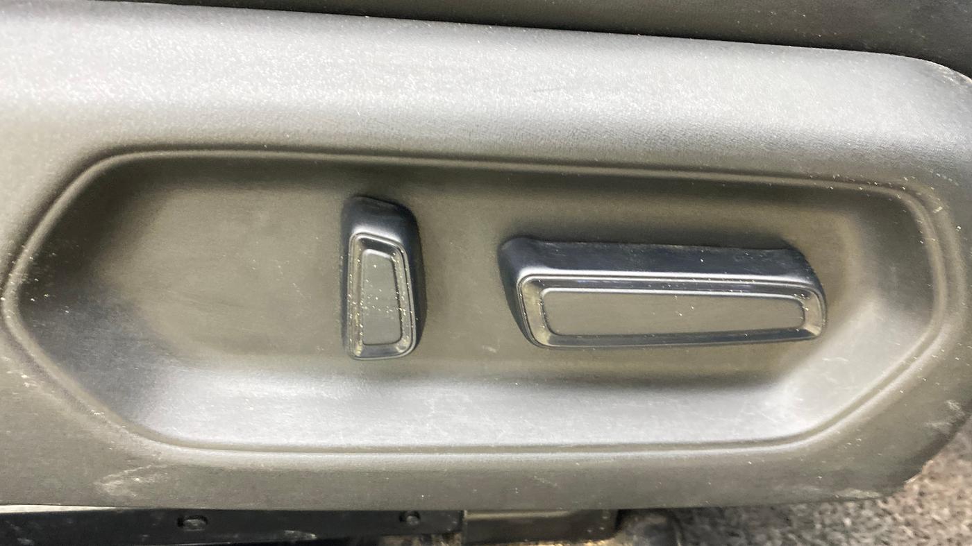2025 Maruti Victoris Zxi Plus (O) 1.5 MT, Petrol, Manual, 6,546 km, Driver Side Adjustment Panel
