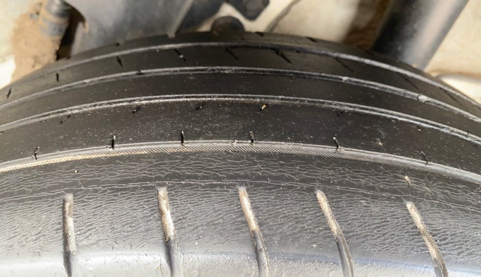 2021 Hyundai VENUE S 1.2, Petrol, Manual, 75,315 km, Left Rear Tyre Tread