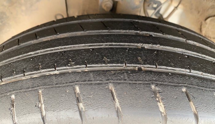 2021 Hyundai VENUE S 1.2, Petrol, Manual, 75,315 km, Left Front Tyre Tread