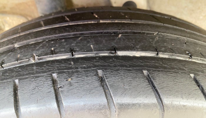 2021 Hyundai VENUE S 1.2, Petrol, Manual, 75,315 km, Right Rear Tyre Tread