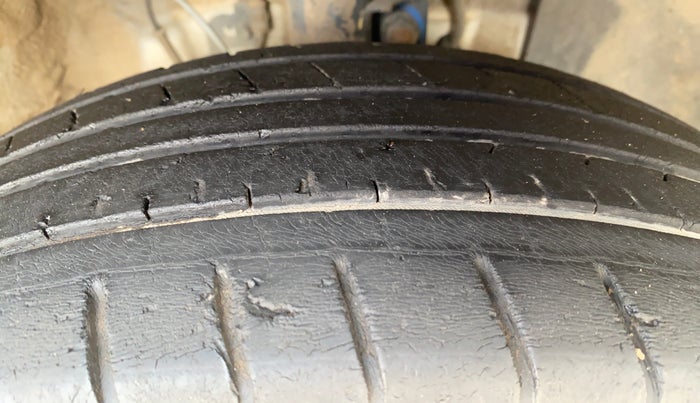 2021 Hyundai VENUE S 1.2, Petrol, Manual, 75,315 km, Right Front Tyre Tread