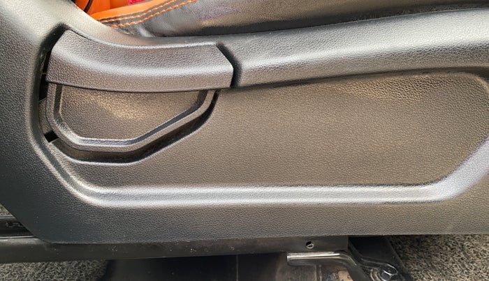 2021 Hyundai VENUE S 1.2, Petrol, Manual, 75,315 km, Driver Side Adjustment Panel