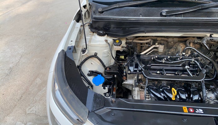 2021 Hyundai VENUE S 1.2, Petrol, Manual, 75,315 km, Engine View - Right