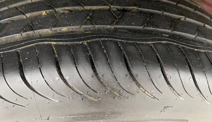 2023 Hyundai VENUE S(O) 1.2, Petrol, Manual, 75,498 km, Right Rear Tyre Tread