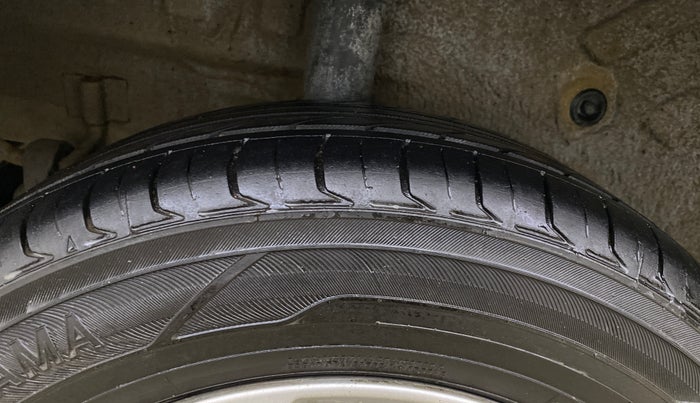 2015 Maruti Celerio VXI CNG, CNG, Manual, 70,825 km, Right Rear Tyre Tread