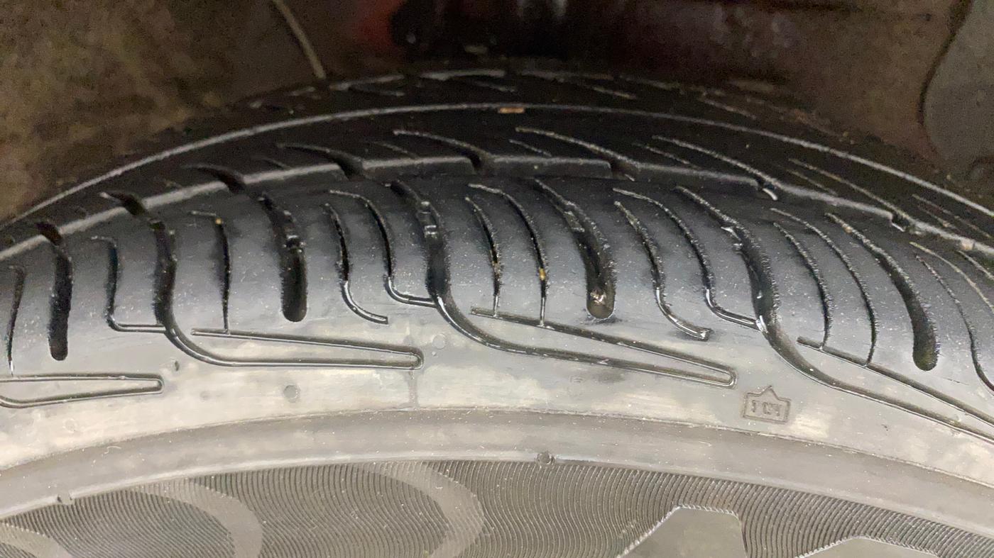 2021 Hyundai NEW SANTRO SPORTZ EXECUTIVE MT CNG, CNG, Manual, 80,268 km, Right Front Tyre Tread