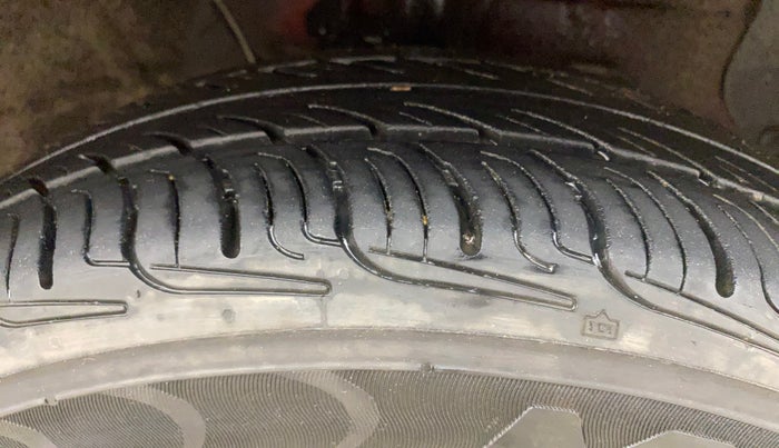 2021 Hyundai NEW SANTRO SPORTZ EXECUTIVE MT CNG, CNG, Manual, 80,268 km, Right Front Tyre Tread