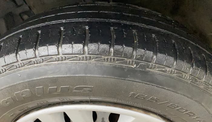 2015 Maruti Swift Dzire VXI, Petrol, Manual, 31,519 km, Left Front Tyre Tread