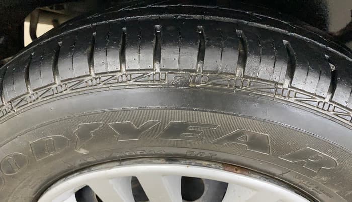 2015 Maruti Swift Dzire VXI, Petrol, Manual, 31,519 km, Right Rear Tyre Tread