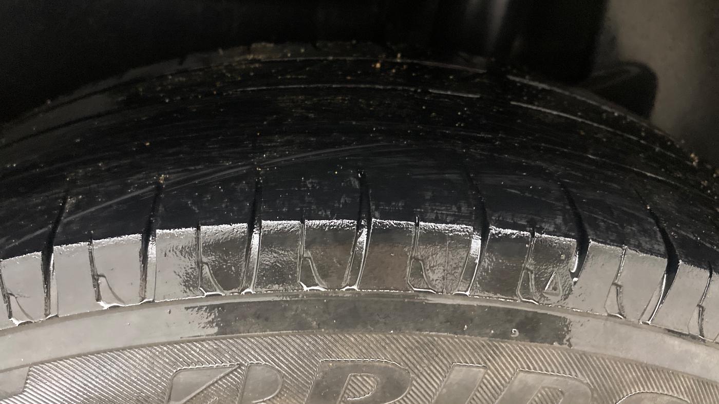 2017 Maruti Dzire VDI AMT, Diesel, Automatic, 99,208 km, Left Rear Tyre Tread