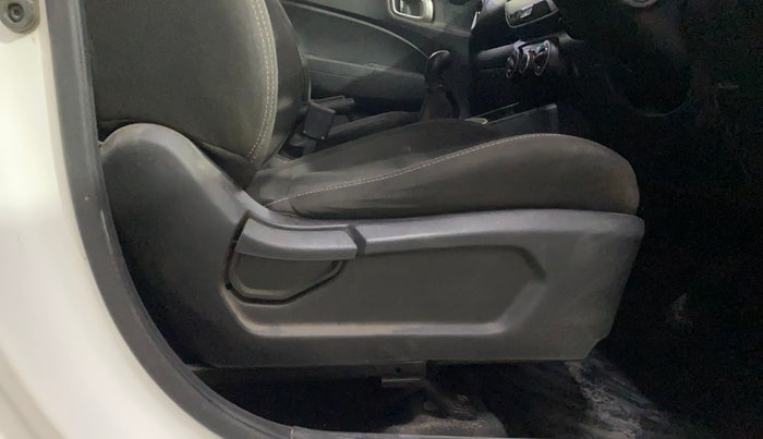 2019 Hyundai VENUE S 1.2, Petrol, Manual, 54,581 km, Driver Side Adjustment Panel