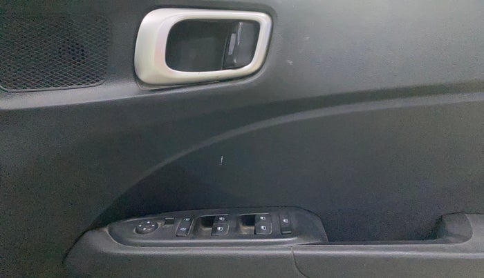 2019 Hyundai VENUE S 1.2, Petrol, Manual, 54,581 km, Driver Side Door Panels Control