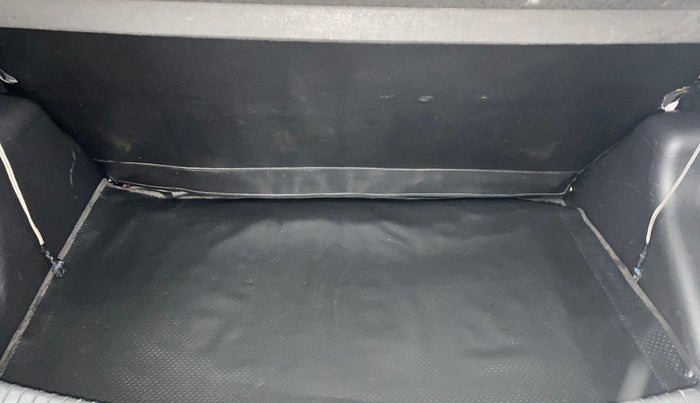 2013 Hyundai Grand i10 ASTA (O) 1.2 KAPPA VTVT, Petrol, Manual, 57,680 km, Boot Inside