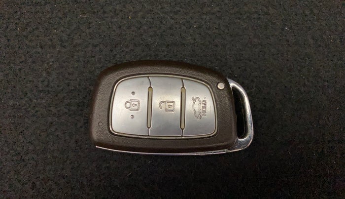 2013 Hyundai Grand i10 ASTA (O) 1.2 KAPPA VTVT, Petrol, Manual, 57,680 km, Key Close Up