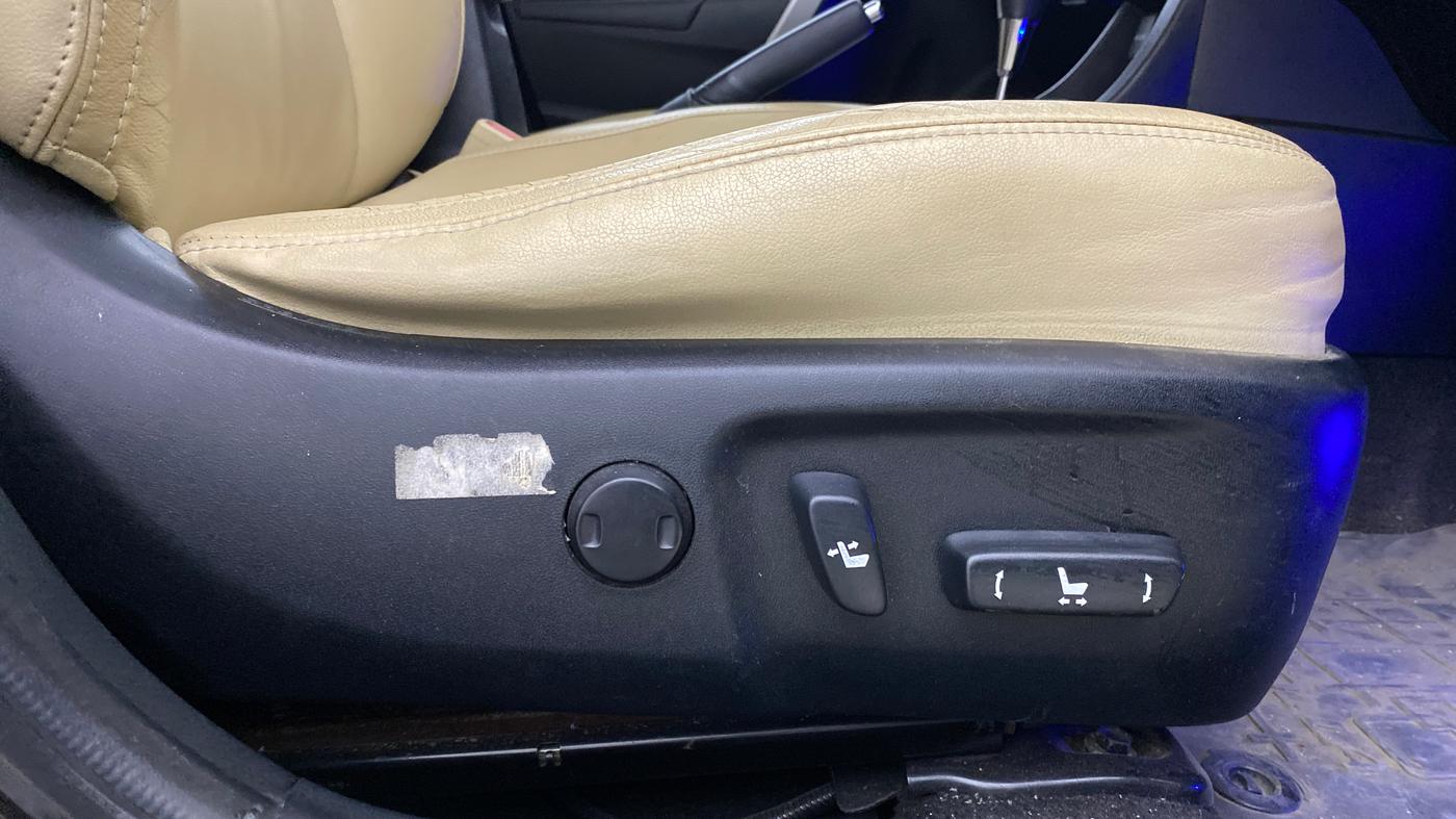 2017 Toyota Corolla Altis VL CVT PETROL, Petrol, Automatic, 64,587 km, Driver Side Adjustment Panel