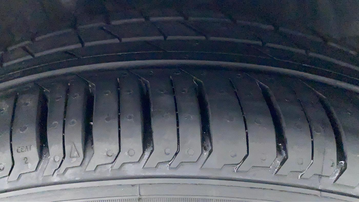 2017 Toyota Etios V, Petrol, Manual, 74,137 km, Left Rear Tyre Tread