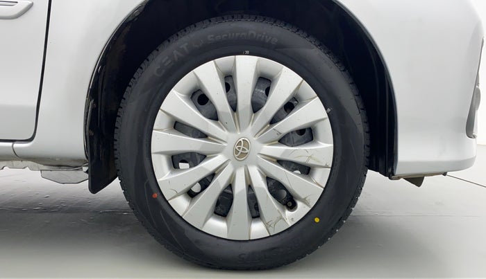 2017 Toyota Etios V, Petrol, Manual, 74,137 km, Right Front Wheel