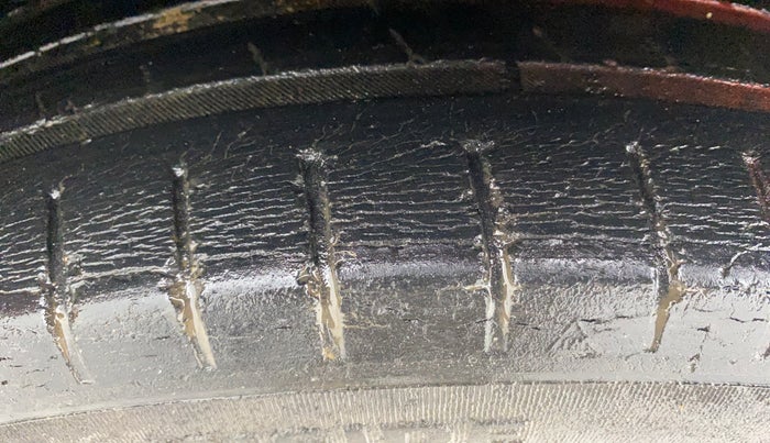 2016 Maruti Baleno ZETA PETROL 1.2, Petrol, Manual, 72,727 km, Left Front Tyre Tread