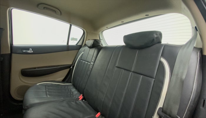 2013 Hyundai i20 SPORTZ 1.2, Petrol, Manual, 44,386 km, Right Side Rear Door Cabin