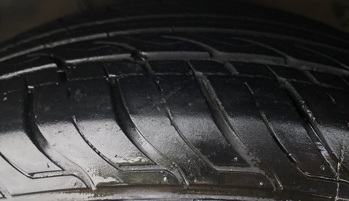 2013 Hyundai i20 SPORTZ 1.2, Petrol, Manual, 44,386 km, Left Front Tyre Tread