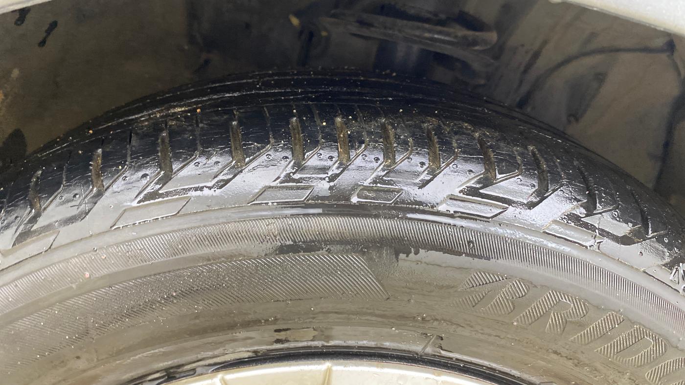 2013 Toyota Etios G, Petrol, Manual, 1,01,158 km, Right Front Tyre Tread