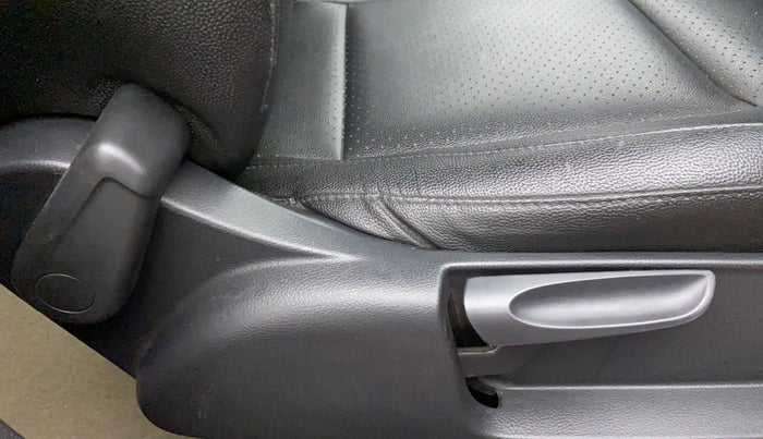 2018 Volkswagen Polo COMFORTLINE 1.0L MPI, Petrol, Manual, 23,285 km, Driver Side Adjustment Panel