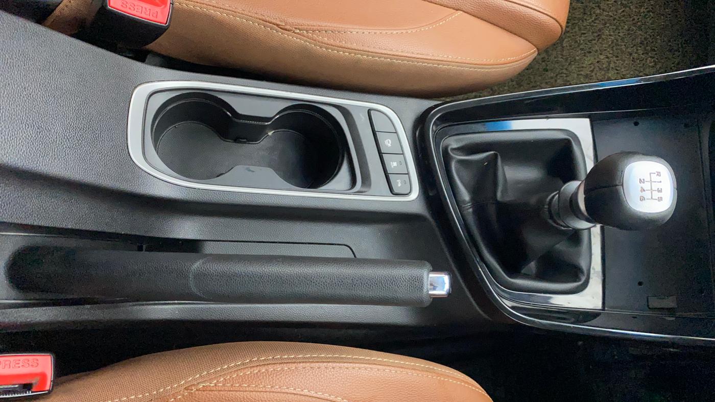 2021 MG HECTOR PLUS SHARP 2.0 DIESEL TURBO MT 6-STR, Diesel, Manual, 72,760 km, Gear Lever