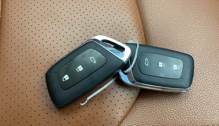 2021 MG HECTOR PLUS SHARP 2.0 DIESEL TURBO MT 6-STR, Diesel, Manual, 72,170 km, Key Close Up
