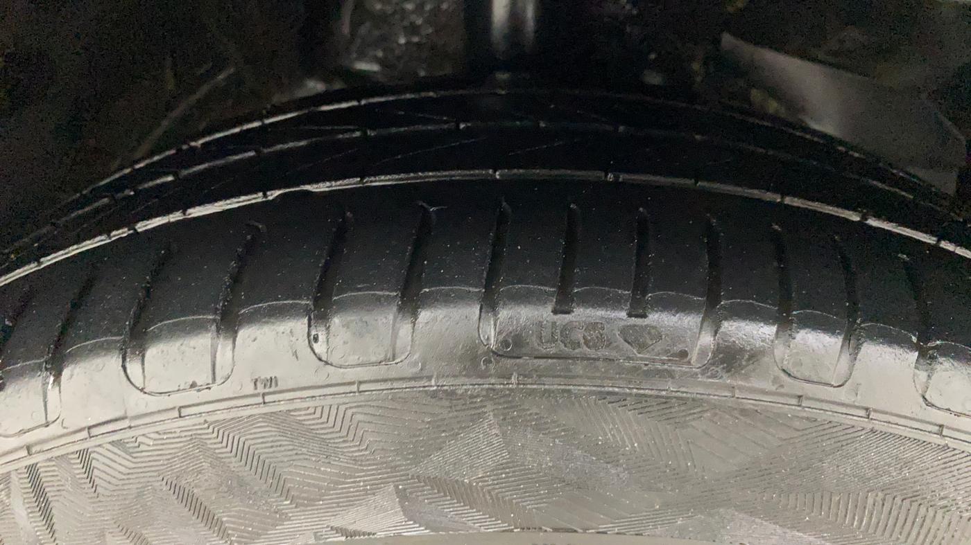 2021 MG HECTOR PLUS SHARP 2.0 DIESEL TURBO MT 6-STR, Diesel, Manual, 72,760 km, Right Front Tyre Tread