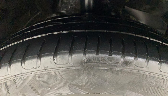 2021 MG HECTOR PLUS SHARP 2.0 DIESEL TURBO MT 6-STR, Diesel, Manual, 72,170 km, Right Front Tyre Tread