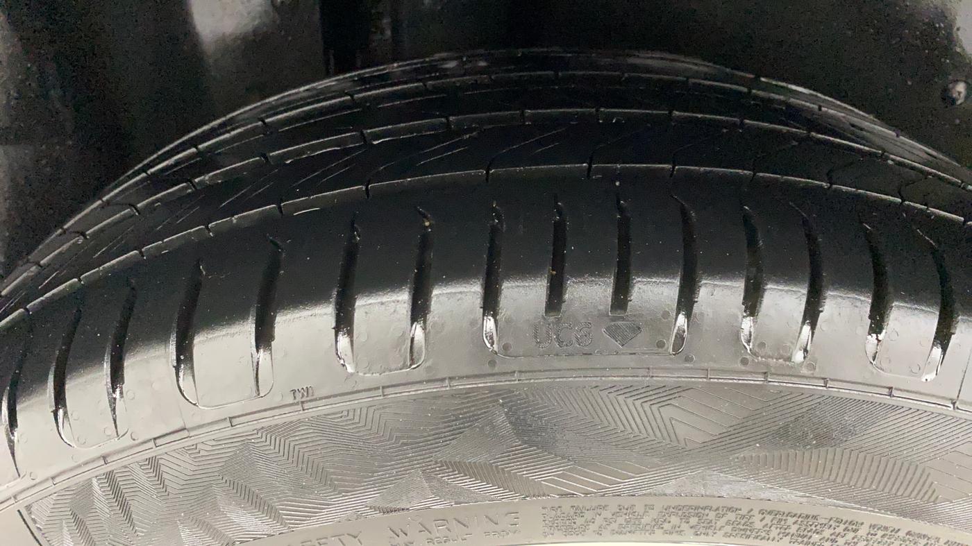 2021 MG HECTOR PLUS SHARP 2.0 DIESEL TURBO MT 6-STR, Diesel, Manual, 72,760 km, Right Rear Tyre Tread