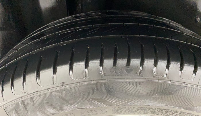 2021 MG HECTOR PLUS SHARP 2.0 DIESEL TURBO MT 6-STR, Diesel, Manual, 72,170 km, Right Rear Tyre Tread