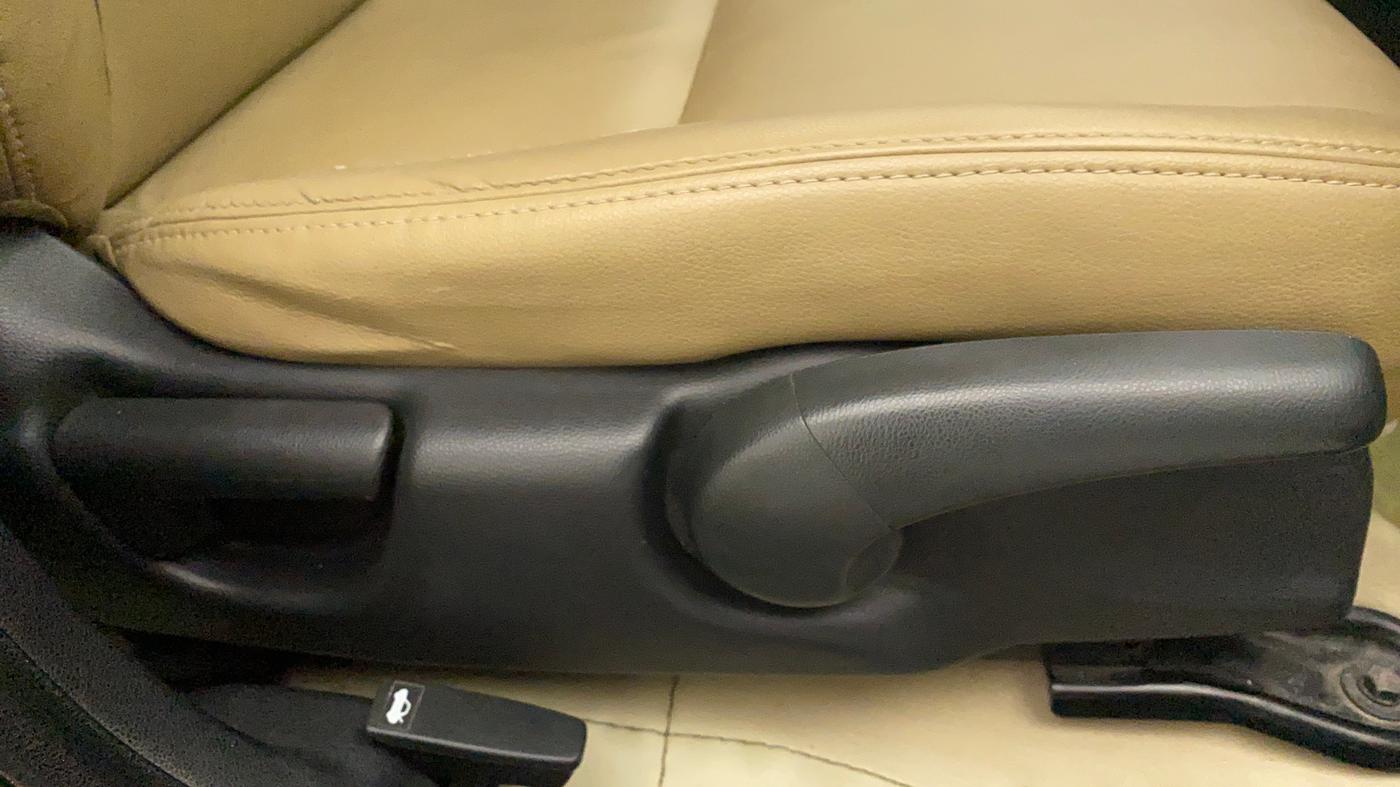 2014 Honda City 1.5L I-VTEC V MT, Petrol, Manual, 61,542 km, Driver Side Adjustment Panel
