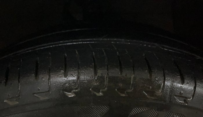 2014 Hyundai Grand i10 ASTA AT 1.2 KAPPA VTVT, Petrol, Automatic, 37,475 km, Right Front Tyre Tread