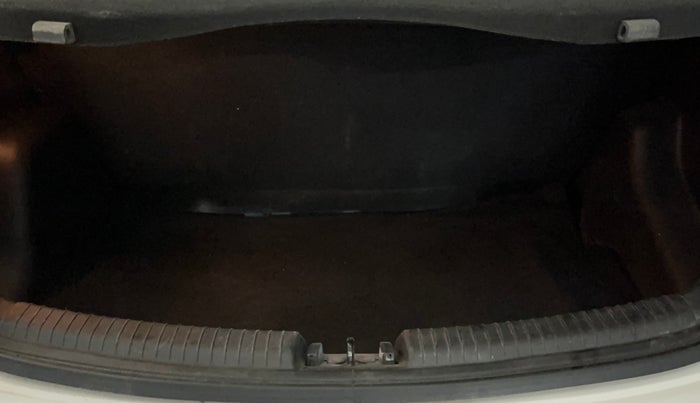 2014 Hyundai Grand i10 ASTA AT 1.2 KAPPA VTVT, Petrol, Automatic, 37,475 km, Boot Inside