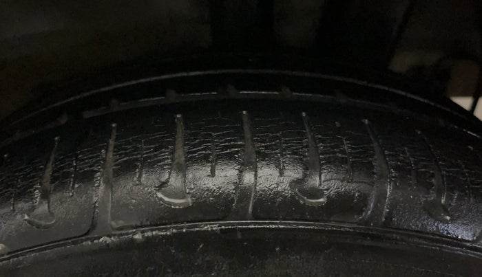 2014 Hyundai Grand i10 ASTA AT 1.2 KAPPA VTVT, Petrol, Automatic, 37,475 km, Left Rear Tyre Tread